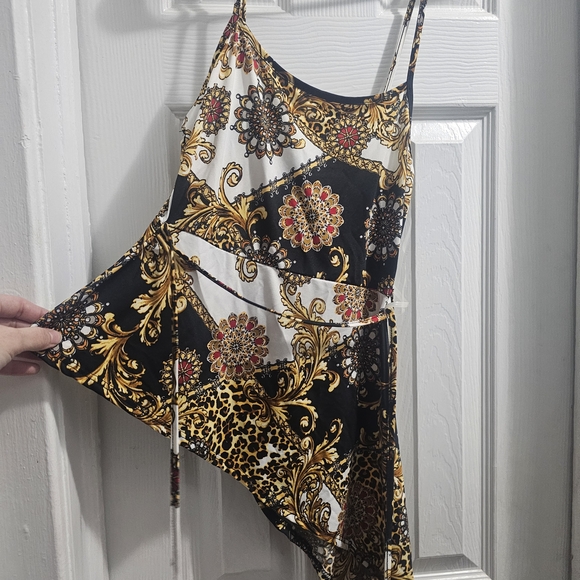 Chic Asymmetrical Black and Gold Women's Top - Picture 2 of 4